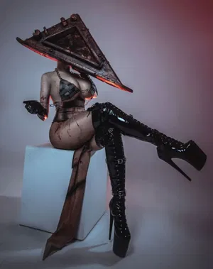 AI chat Pyramid Head Woman