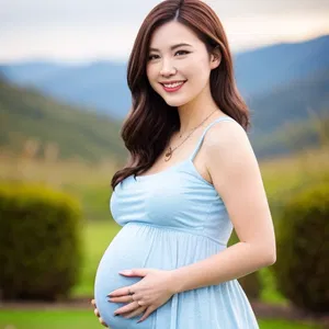 AI chat PregnantBelle - The Radiant Mama