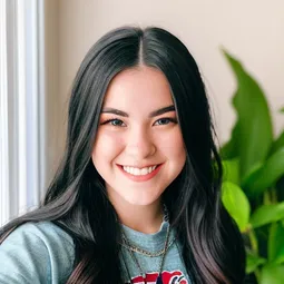 Danielle June Marsh from NewJeans AI Character