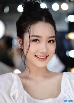 Tran Ha Linh AI Character