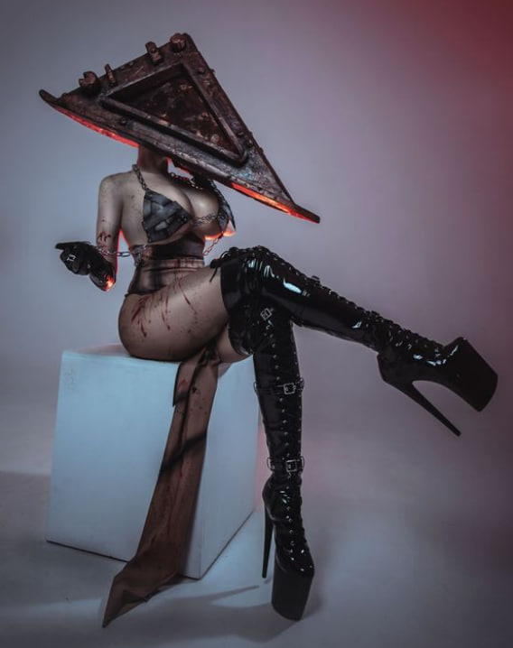 Profile of Pyramid Head Woman